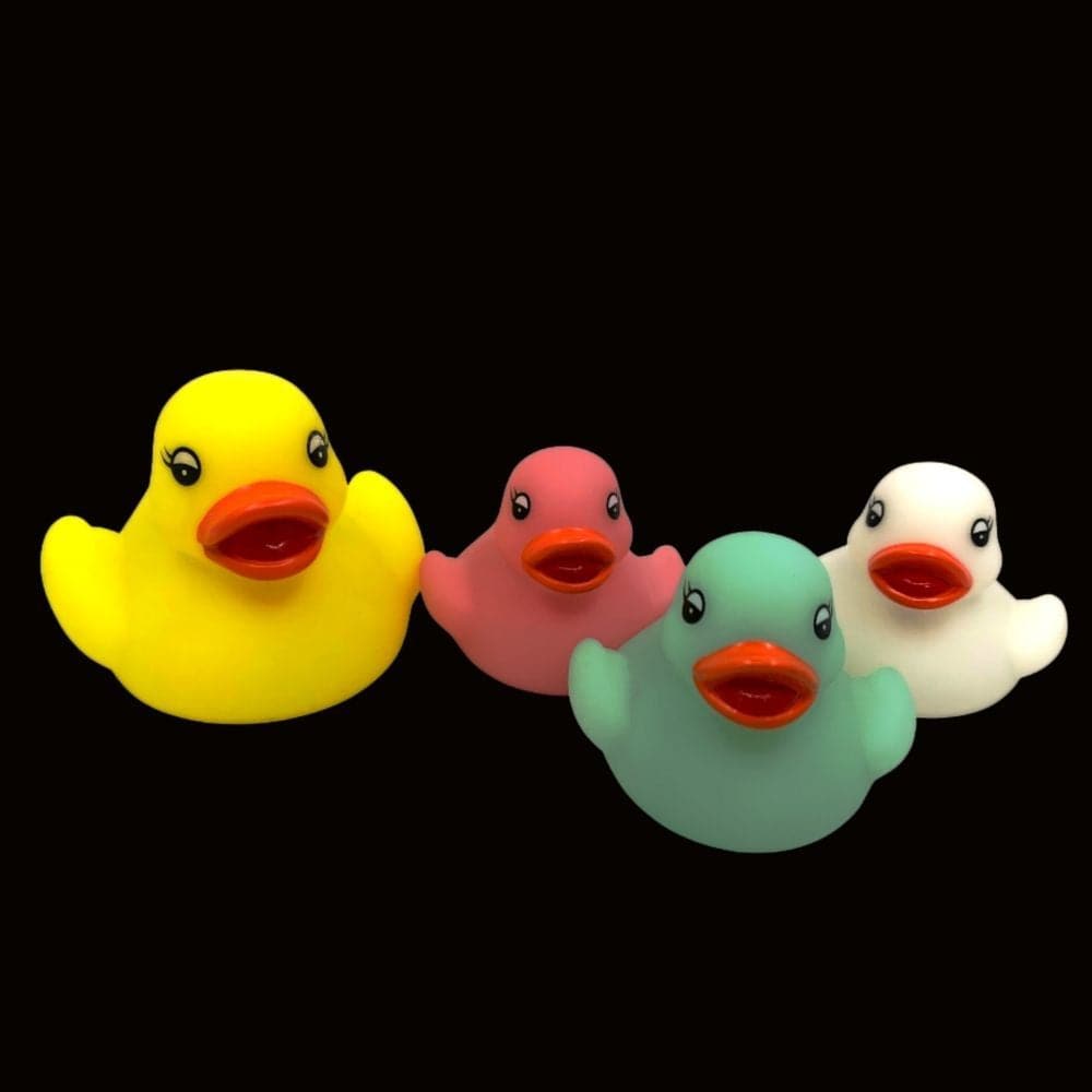 4 Pack Family Of Ducks,Flashing Rubber Ducks: A Sweet Family Collection Introducing a charming family collection of Flashing Rubber Ducks with flashing LEDs that cycle through different colours. Each duck creates a fabulous colour-changing light show, making bath time magical and calming. Features and Benefits: Mesmerising Light Show Colour Phasing LEDs: Colours gently phase into one another, creating a soothing and calming bath toy that children will simply love. The flashing LEDs cycle through various col