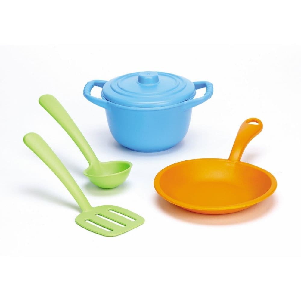 5 Piece Chef Set,The Green Toys Chef Set is a vibrant and environmentally friendly collection designed to spark the imaginations of aspiring young chefs. Made with the safety and health of children in mind, this set stands out not only for its playful design but also for its commitment to sustainability and safety. Perfect for encouraging culinary exploration and imaginative play, this set includes kitchen essentials that mirror real-world cooking tools. Features of the Green Toys Chef Set: Safety First: Th