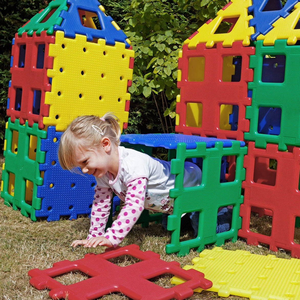 Giant Polydron Xl Set 3,Unlock your child's creativity and enhance their learning with the Giant Polydron XL Set 3. This 36-piece set is perfect for building large, imaginative constructions such as castles, princess towers, cars, boats, and houses with tunnels to crawl through. Designed to provide hands-on learning experiences, the Giant Polydron XL Set 3 helps children understand shapes, 2D and 3D objects, texture, teamwork, and role play. Key Features Large Constructions: Children can build sizable struc