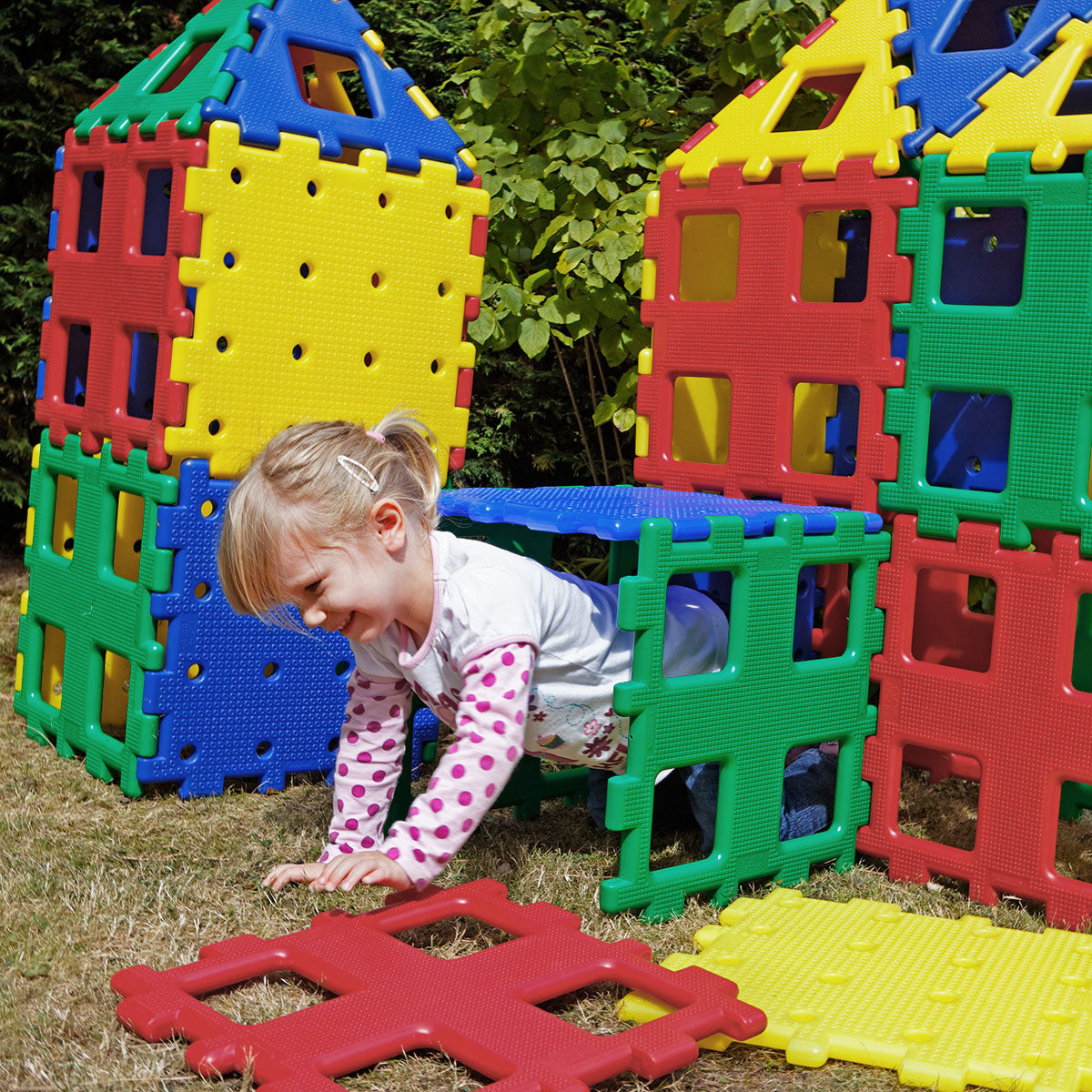 Giant Polydron Xl Set 3,Unlock your child's creativity and enhance their learning with the Giant Polydron XL Set 3. This 36-piece set is perfect for building large, imaginative constructions such as castles, princess towers, cars, boats, and houses with tunnels to crawl through. Designed to provide hands-on learning experiences, the Giant Polydron XL Set 3 helps children understand shapes, 2D and 3D objects, texture, teamwork, and role play. Key Features Large Constructions: Children can build sizable struc