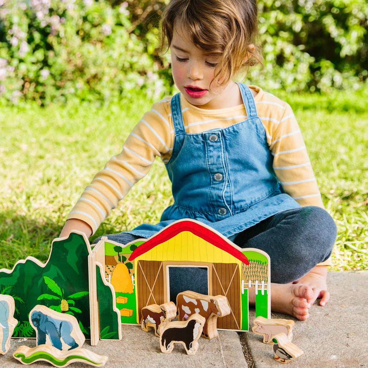 Happy Architect Animals In Their Habitat,This brightly coloured, illustrated Happy Architect Animals in their Habitat set is perfect for open-ended imaginative play. Happy Architect Animals in Their Habitat include sea, pet shop, farm, wild and arctic scenes showing the different ways animals live both in the wild and on domestic settings.A unique construction toy, this generous set contains 30 pieces that come together to create five different environments. These include an ice-capped polar scene, the Asia