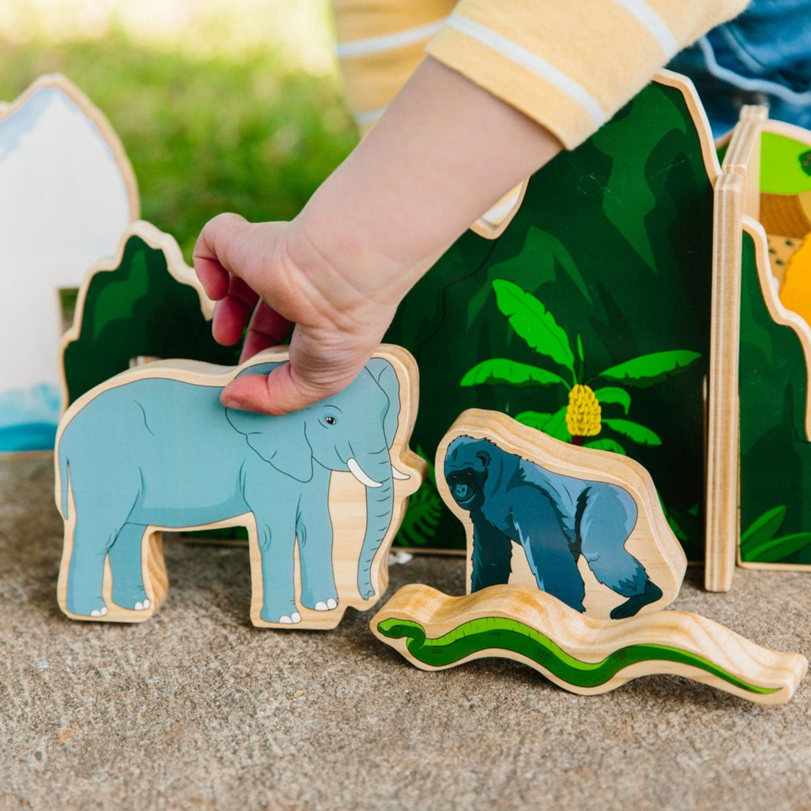 Happy Architect Animals In Their Habitat,This brightly coloured, illustrated Happy Architect Animals in their Habitat set is perfect for open-ended imaginative play. Happy Architect Animals in Their Habitat include sea, pet shop, farm, wild and arctic scenes showing the different ways animals live both in the wild and on domestic settings.A unique construction toy, this generous set contains 30 pieces that come together to create five different environments. These include an ice-capped polar scene, the Asia