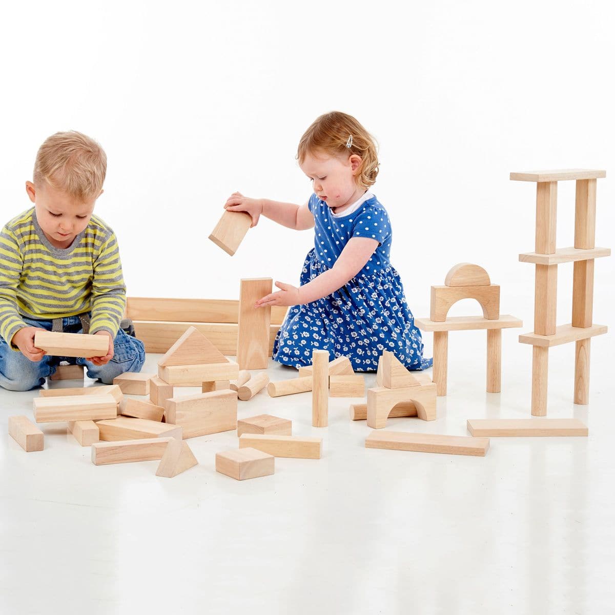 Large Wooden Blocks,Large selection of solid wooden blocks in traditional construction shapes, packed in a wooden tray for convenient storage. These natural Jumbo Wooden Blocks will delight your little one and provide hours of fun and learning opportunities as they create and build. Wooden blocks of all different shapes and sizes ensure that every play session is unique. When play time's over, all of the blocks can be stored away in the sturdy wooden tray.Our Large Wooden Blocks will delight your little one